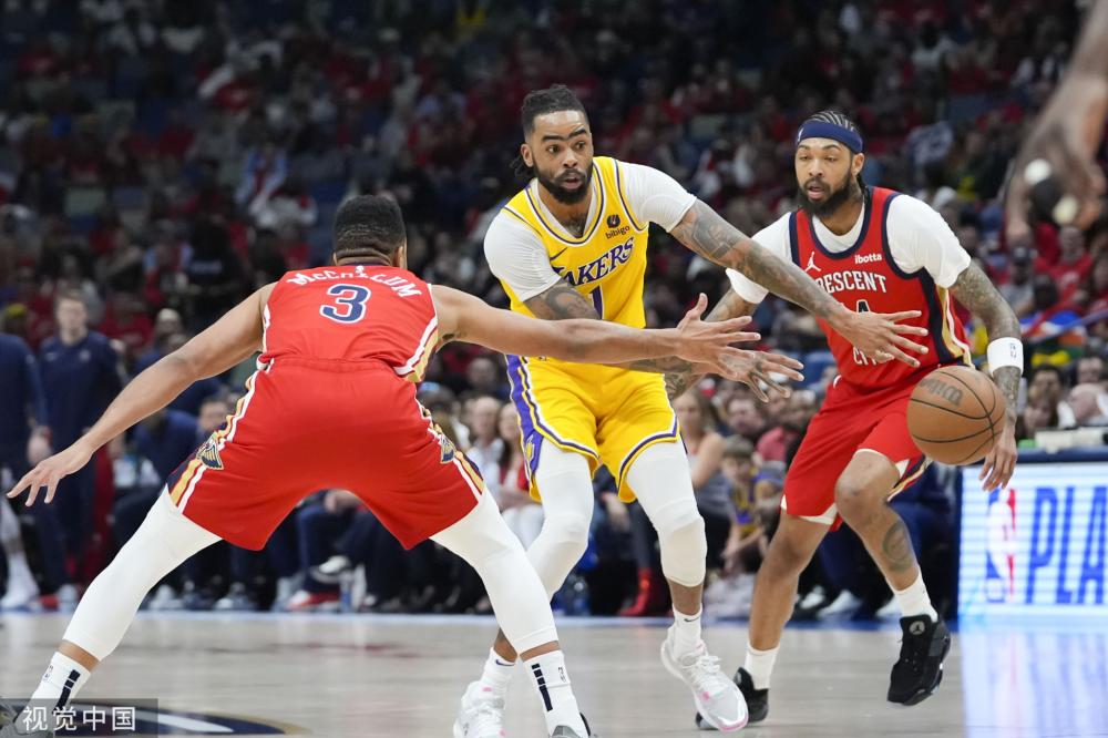 詹姆斯砍下28分10助攻7篮板，末节贡献关键10分（詹姆斯轰下28分10助攻7篮板，末节再取关键10分）